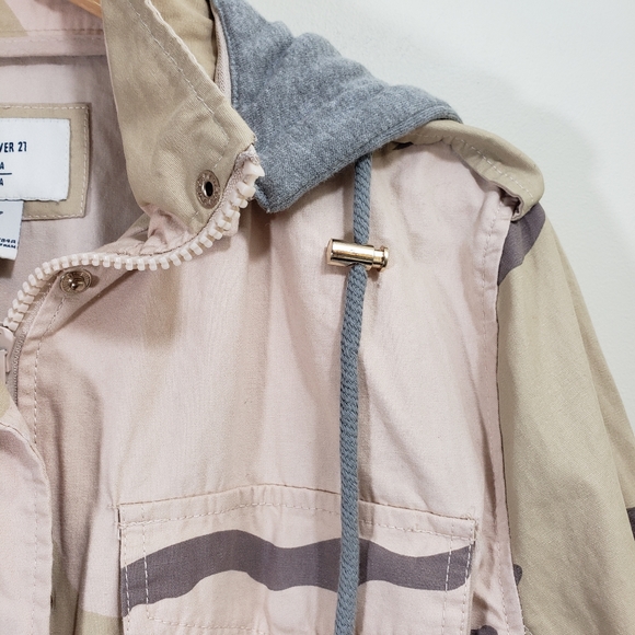 Forever 21 Camouflage hooded field utility jacket woman's size small - Picture 2 of 11